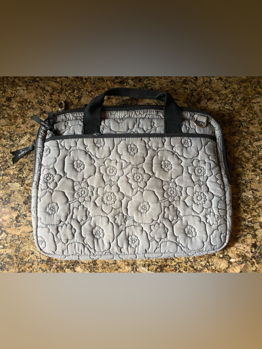 Thirty One Gray Quilted Poppy Laptop Tablet Bag